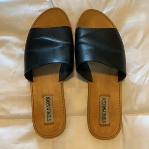 Black Steve Madden slip on sandals!